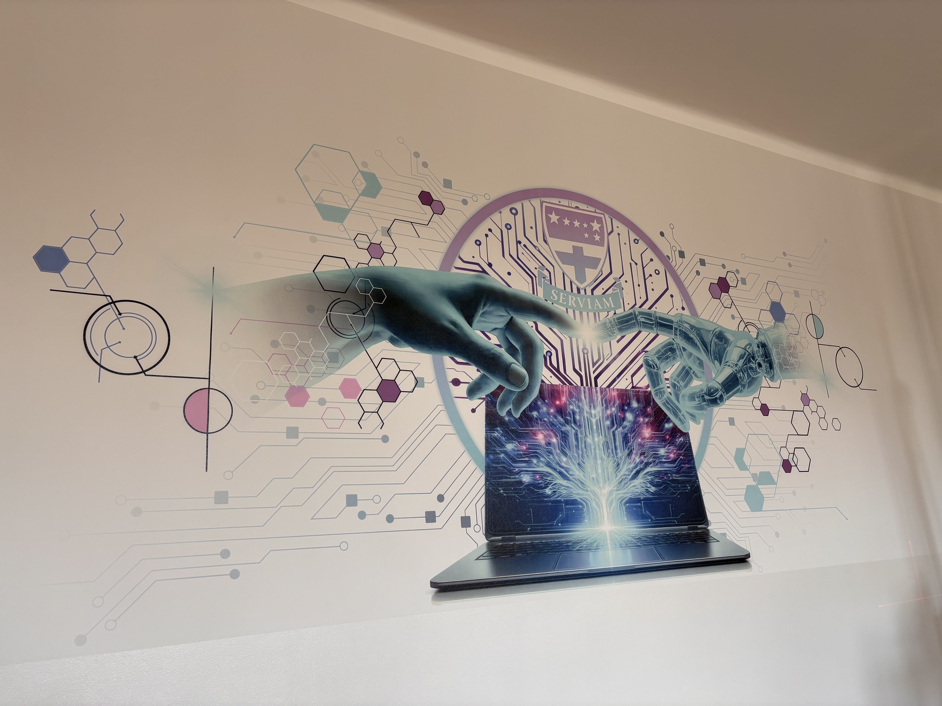 Druk ścienny UV w klasie lekcyjnej