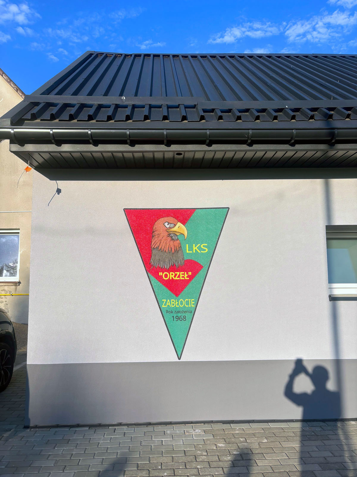 Nadruk logo klubu sportowego na elewacji zewnętrznej - Zabłocie, Śląsk